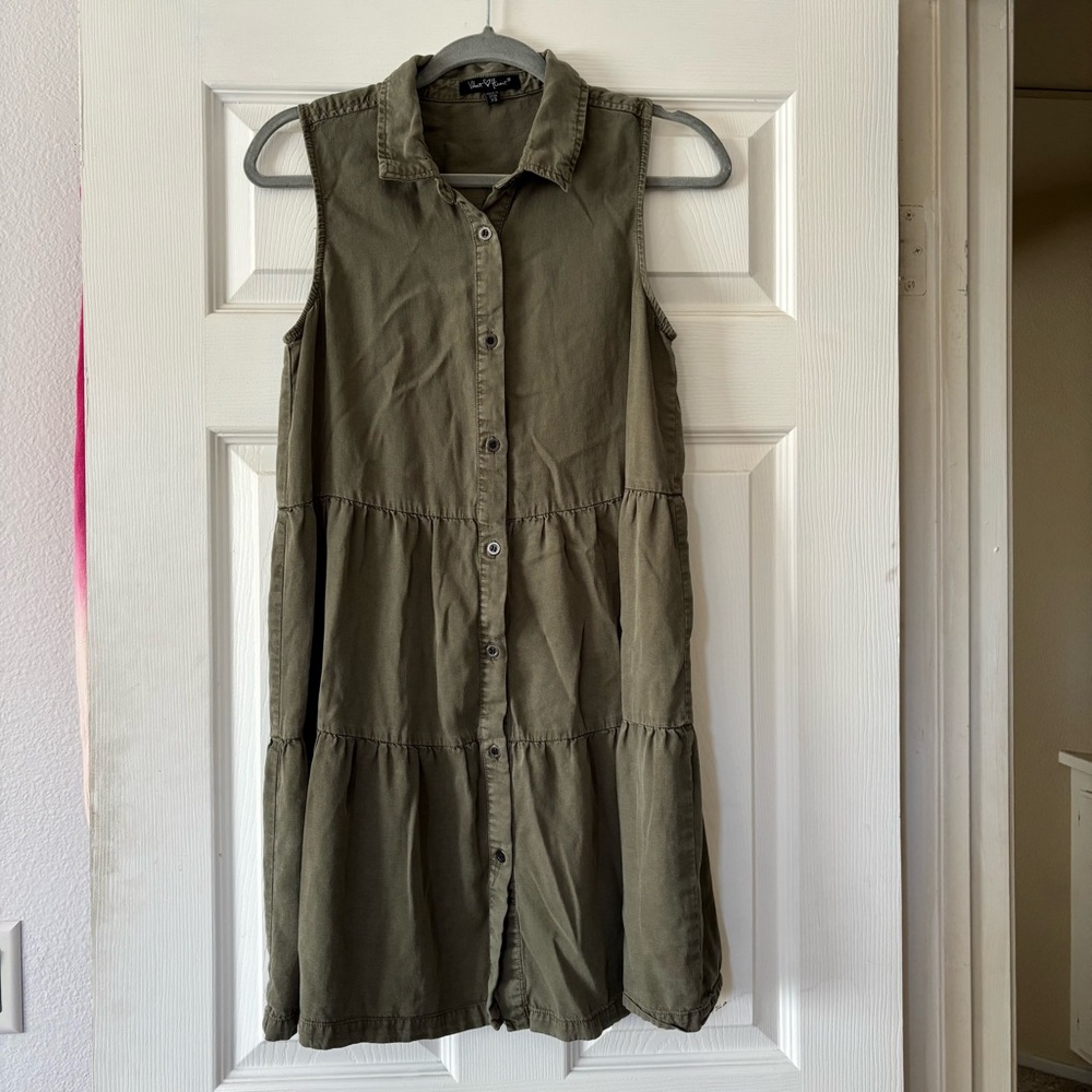 Velvet Heart Khaki Button-Front Top
